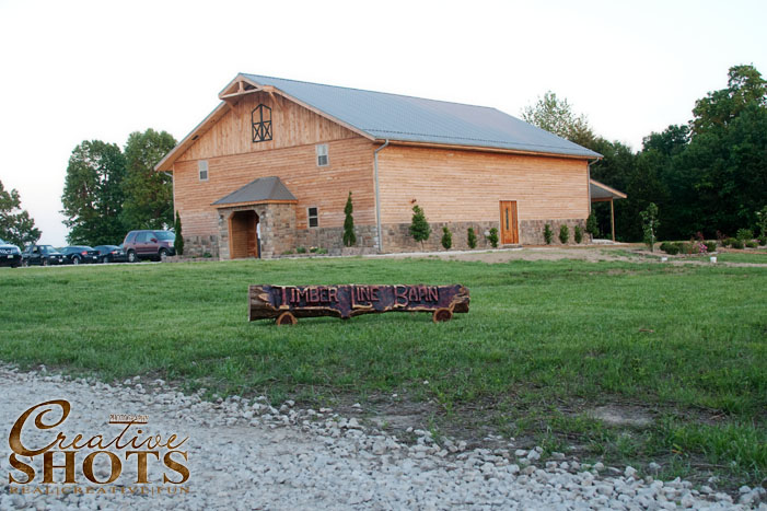 Wedding Photographer Springfield Missouri  Timber Line Barn